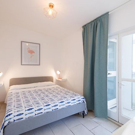 Attico Lux Apartment ลิโด ดิ ออสเตีย ภายนอก รูปภาพ