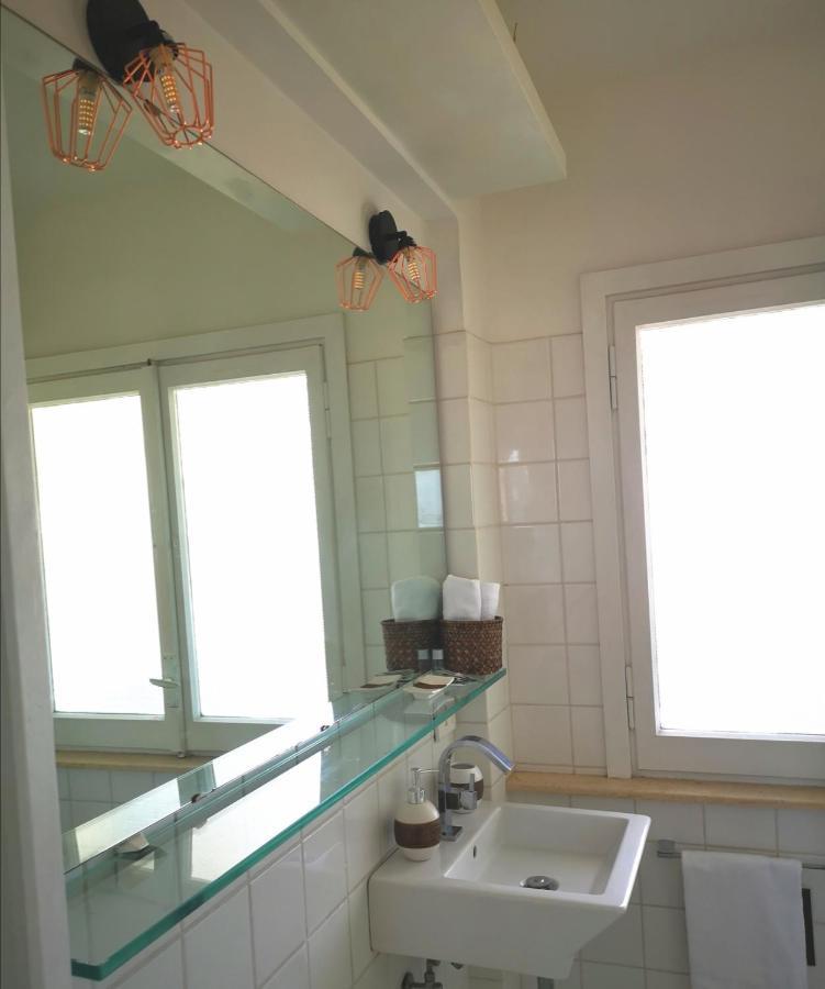 Attico Lux Apartment ลิโด ดิ ออสเตีย ภายนอก รูปภาพ