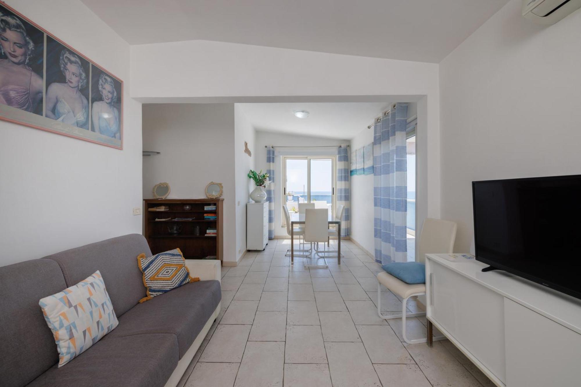 Attico Lux Apartment ลิโด ดิ ออสเตีย ภายนอก รูปภาพ